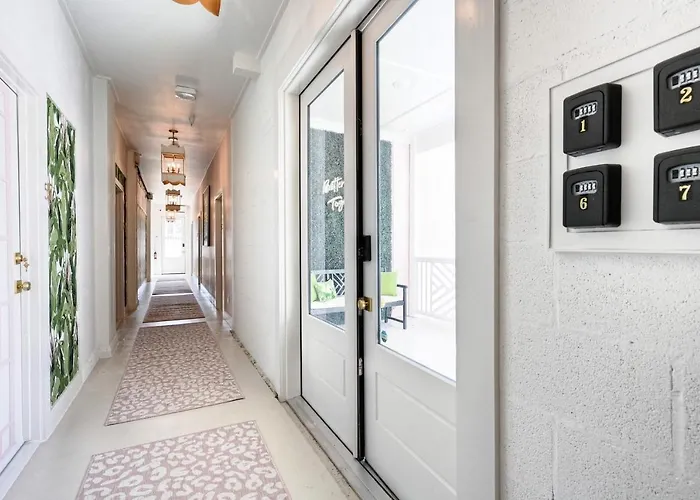 Room 1 Oleander Hotel Boutique Hotel Near Galveston Cruise Port